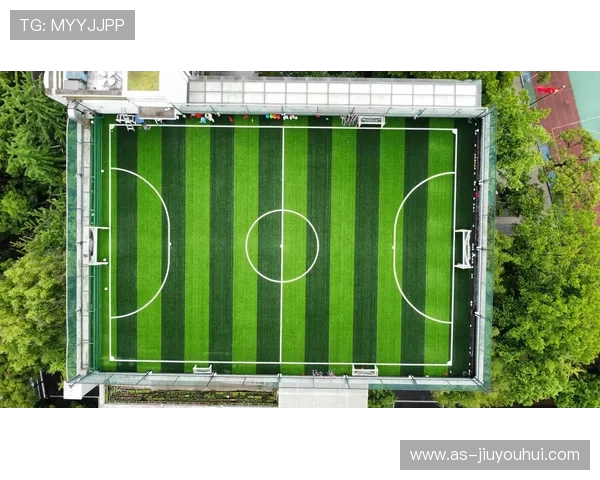 足球半场地比例设计探讨与应用研究 基于场地布局与战术优化的创新思路